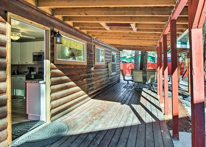 Holiday home Cozy Lakeside Cabin Walk To Rainbow Lake!