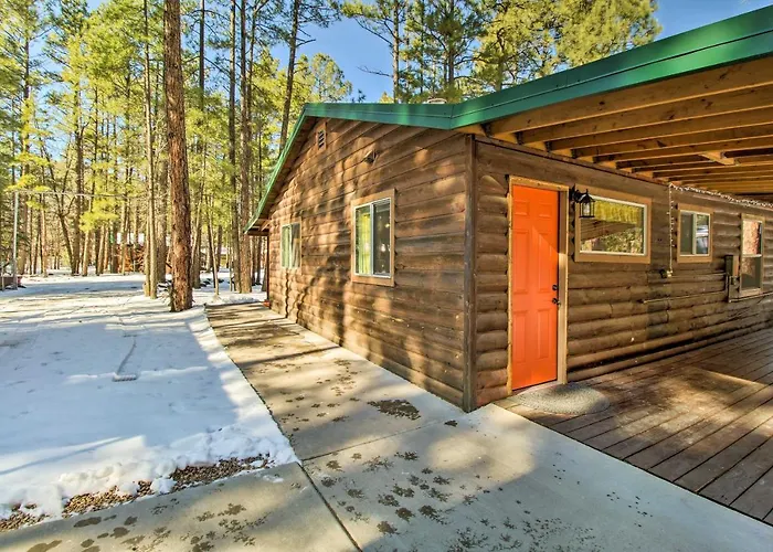 Holiday home Cozy Lakeside Cabin Walk To Rainbow Lake!